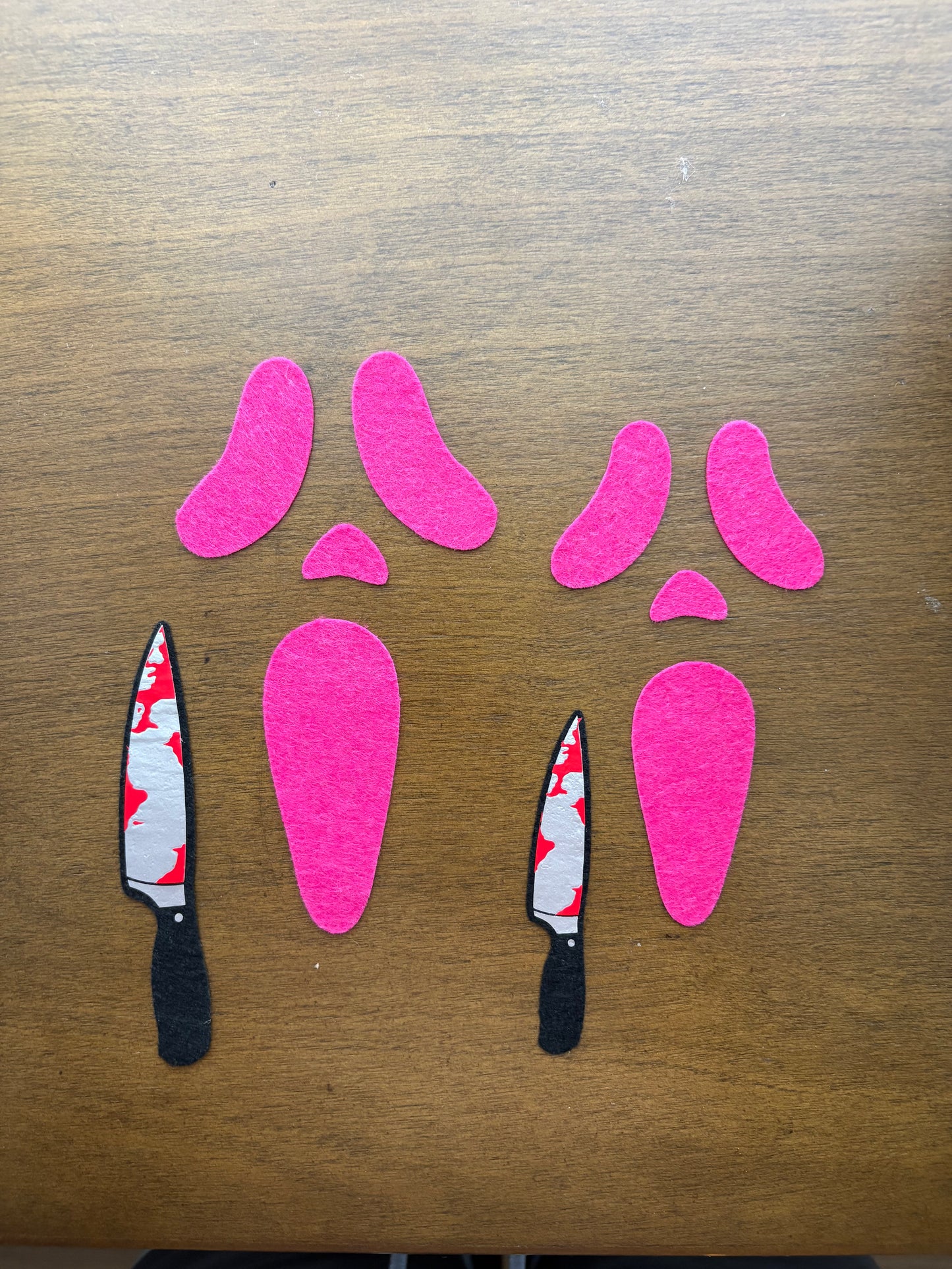 Horror Fuzzy – Spooky Girlie Ghost Face Felt Pack
